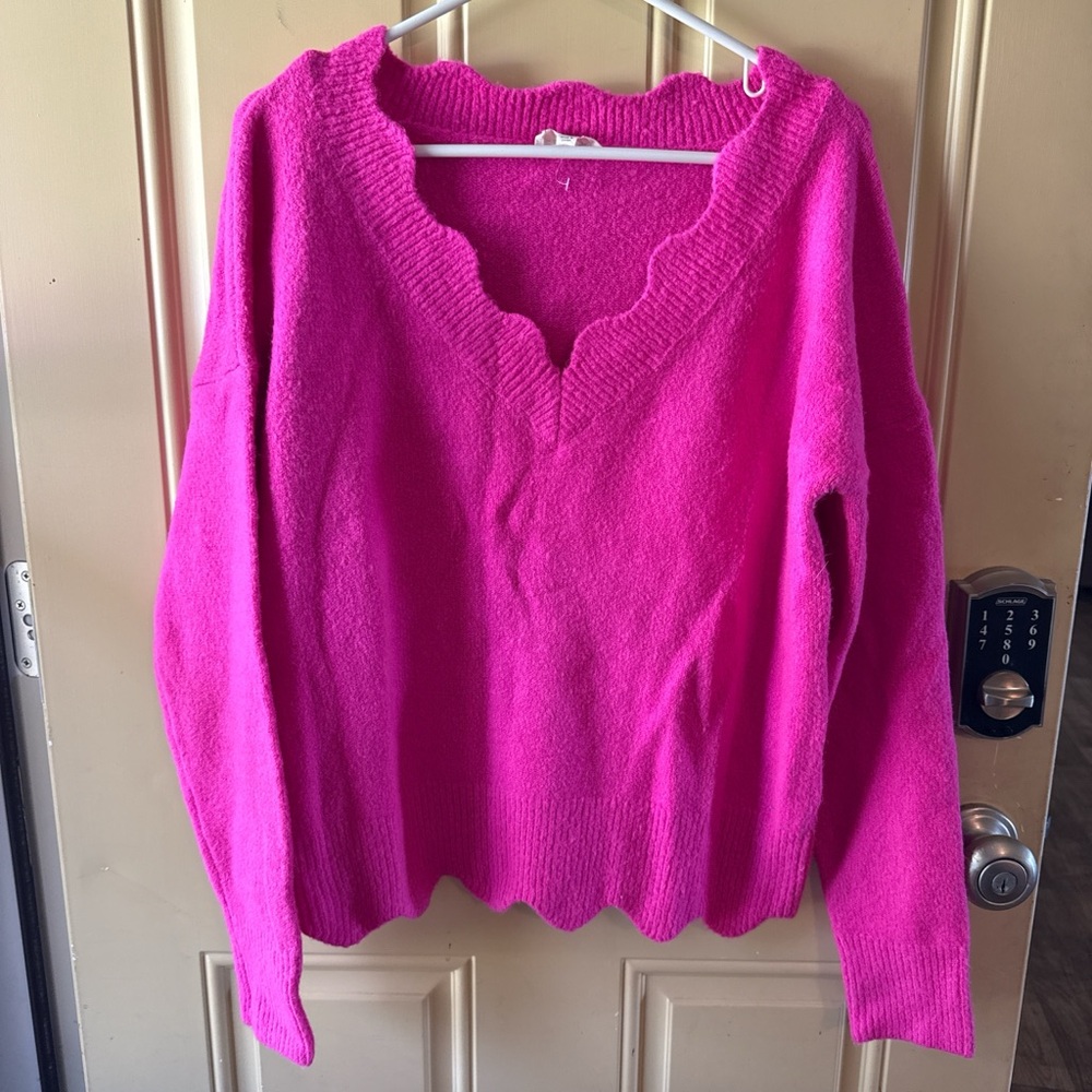 eesome Fuchsia Scalloped V-Neck Sweater